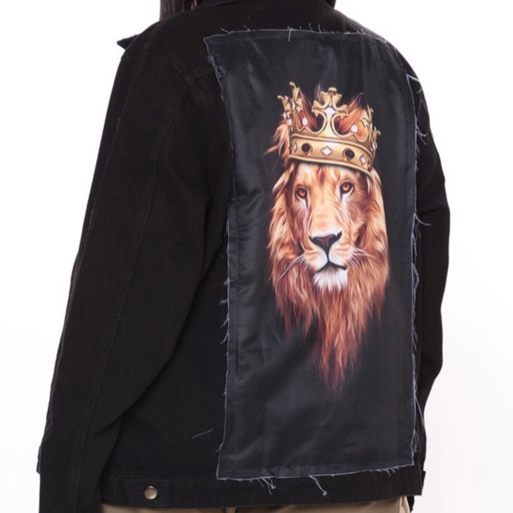 Fashion Nova Her Majesty denim jacket